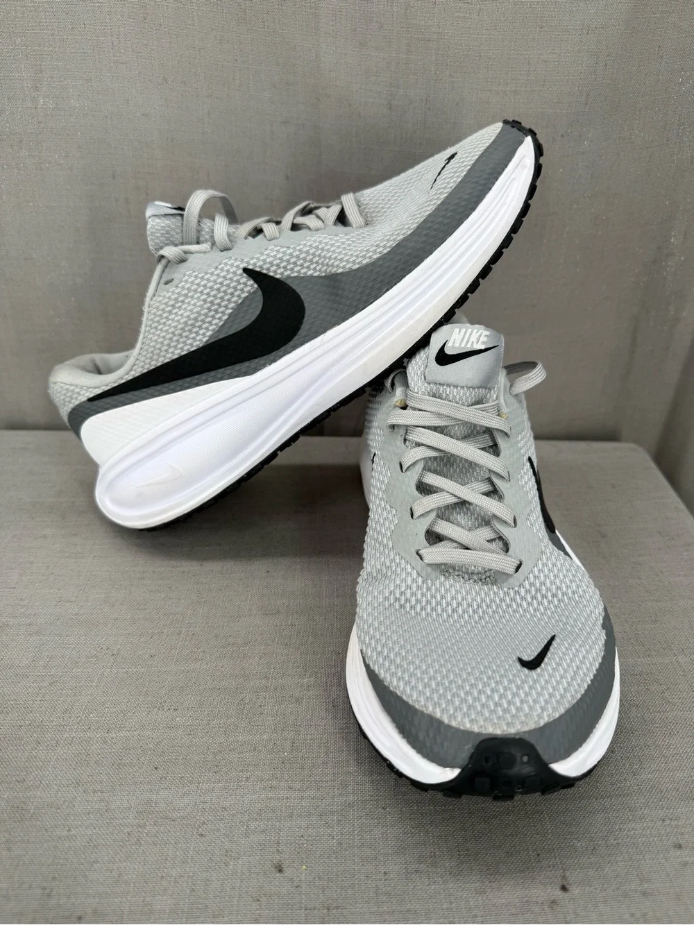 Nike Revolution 8 Men's Running Shoes Lt Smoke Grey/Black Sz 8.5